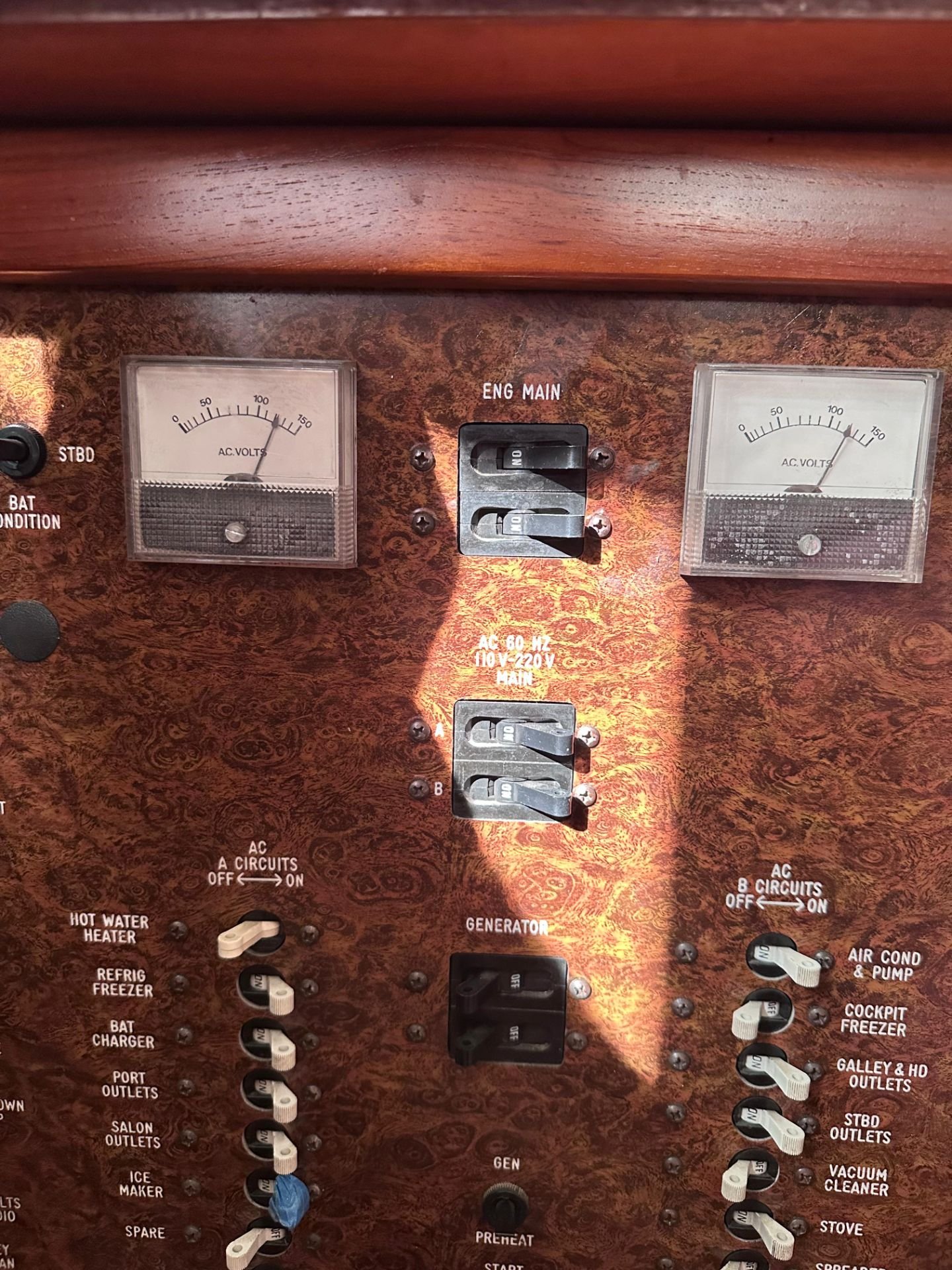 1989 Ocean Yachts 38SS powered by twin Caterpilar 3208TA