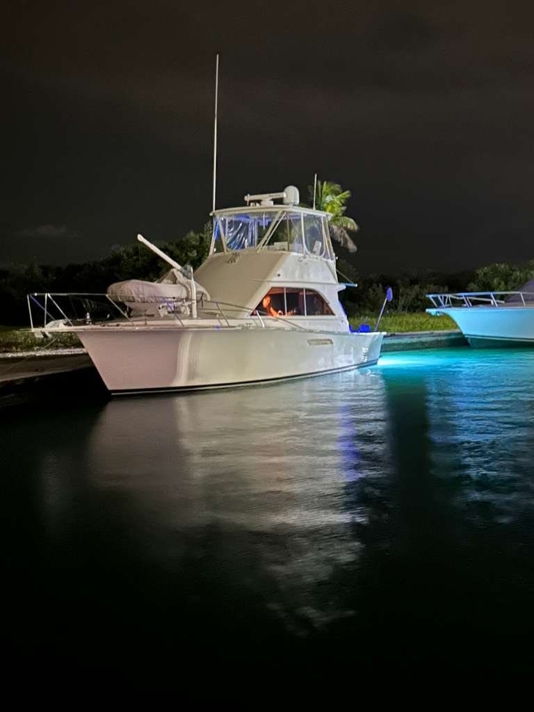 1989 Ocean Yachts 38SS powered by twin Caterpilar 3208TA