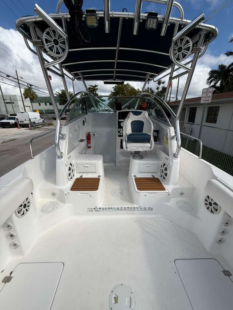 1999 Pro-Line 2610 Walkaround Powered by Twin 2023 Suzuki 200 Hp