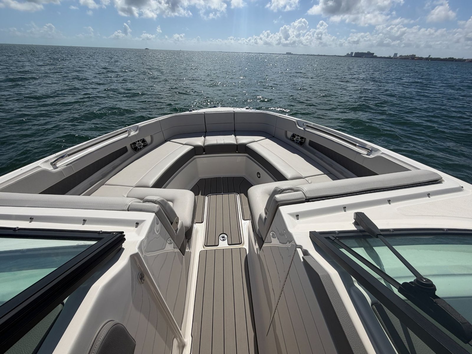 2024 Sea Ray 310 SLX Outboard powered by Twin Mercury 350hp V10