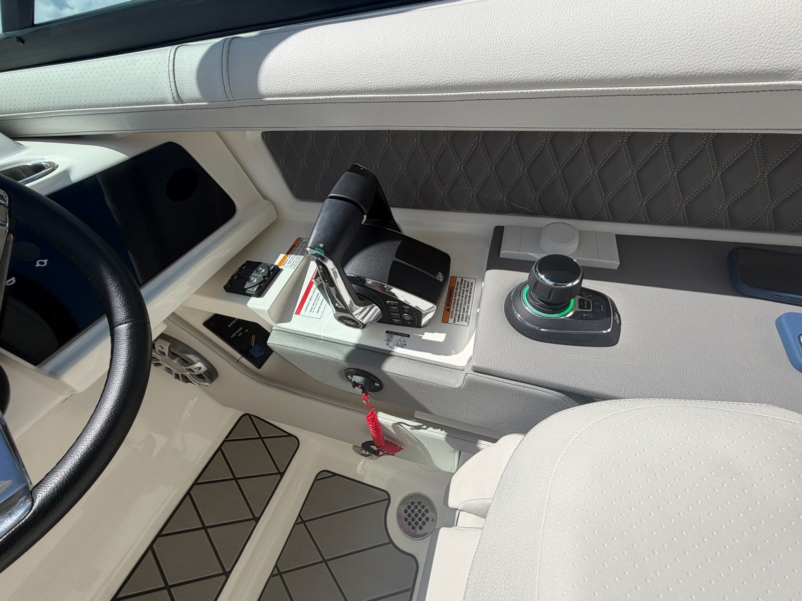 2024 Sea Ray 310 SLX Outboard powered by Twin Mercury 350hp V10