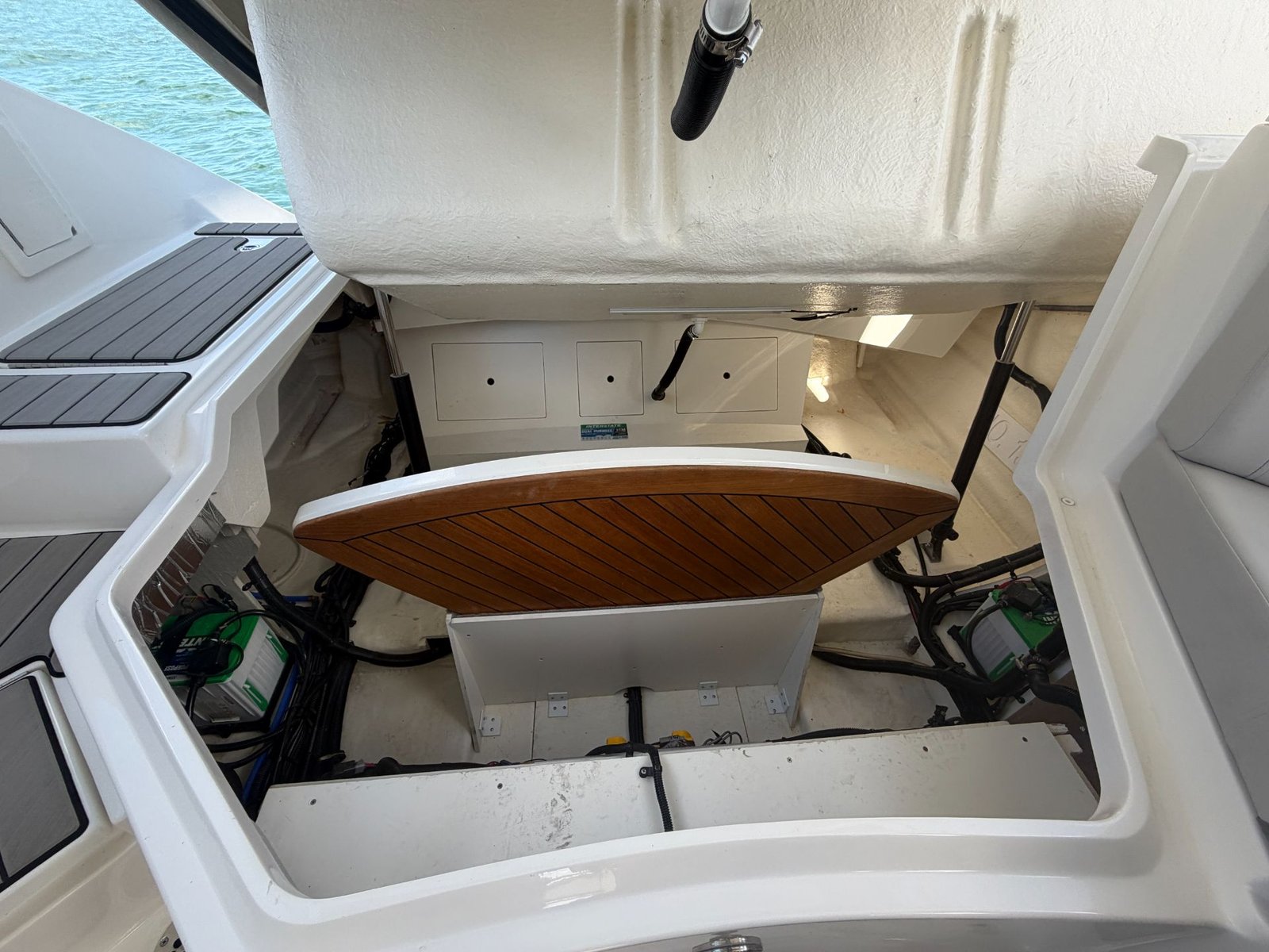 2024 Sea Ray 310 SLX Outboard powered by Twin Mercury 350hp V10