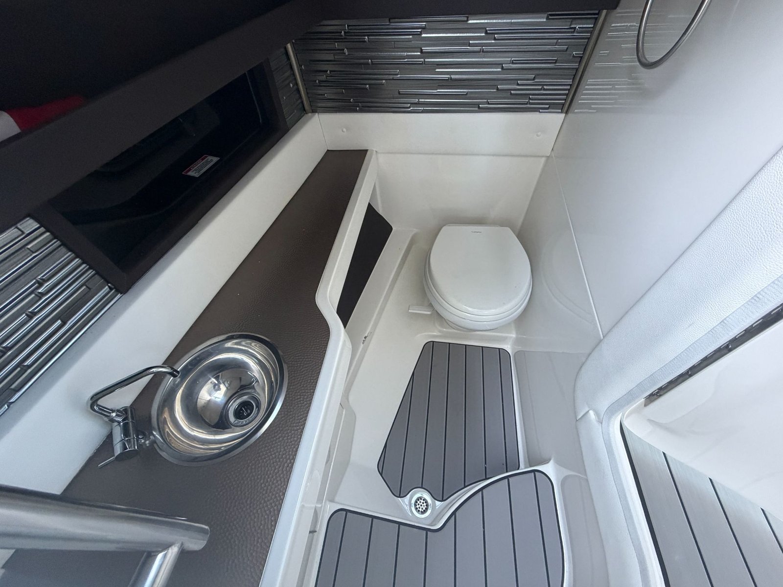 2024 Sea Ray 310 SLX Outboard powered by Twin Mercury 350hp V10