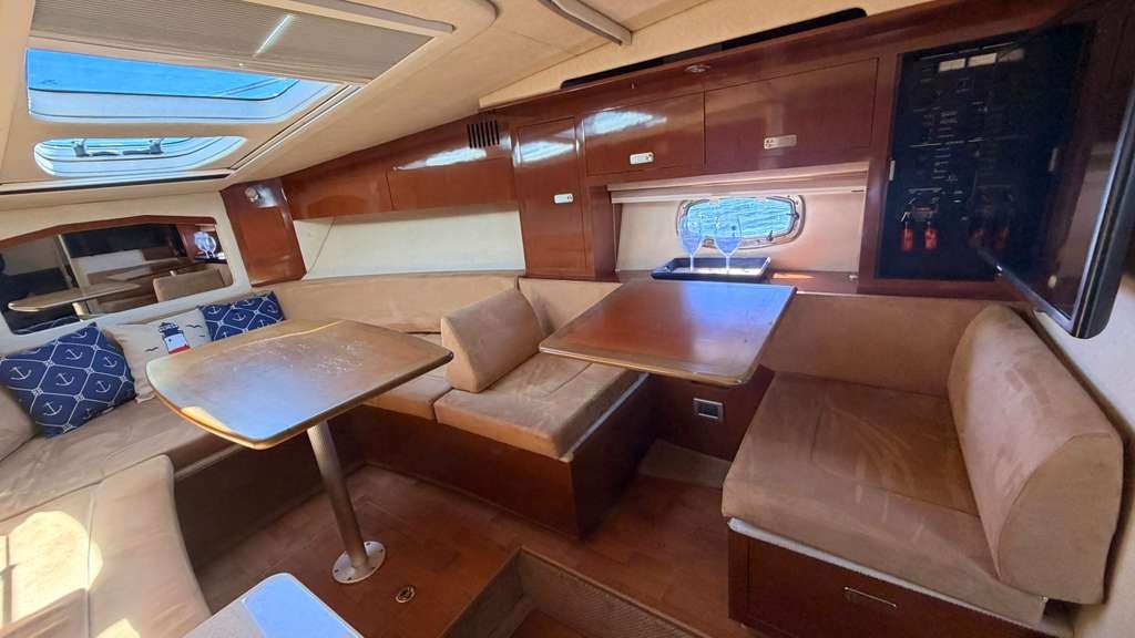 2010 Sea Ray 310 Sundancer