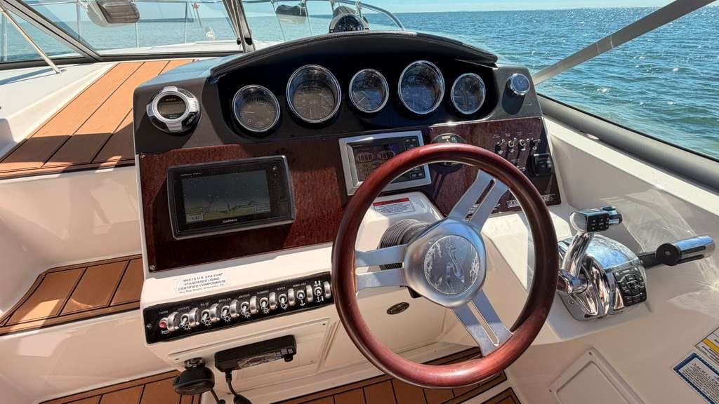 2010 Sea Ray 310 Sundancer