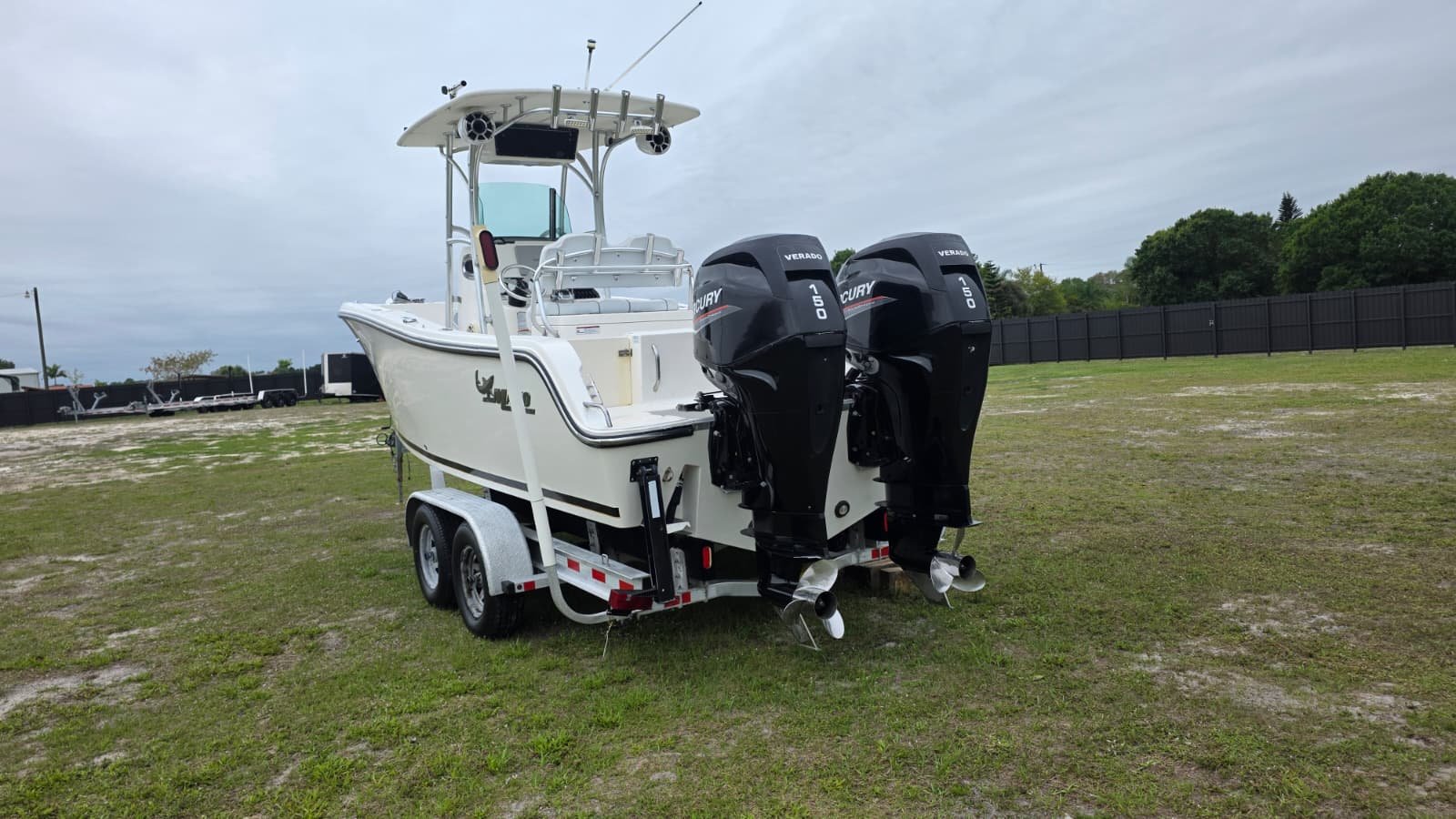 2014 Mako 234 CC powered by twin 150hp 4 Stroke