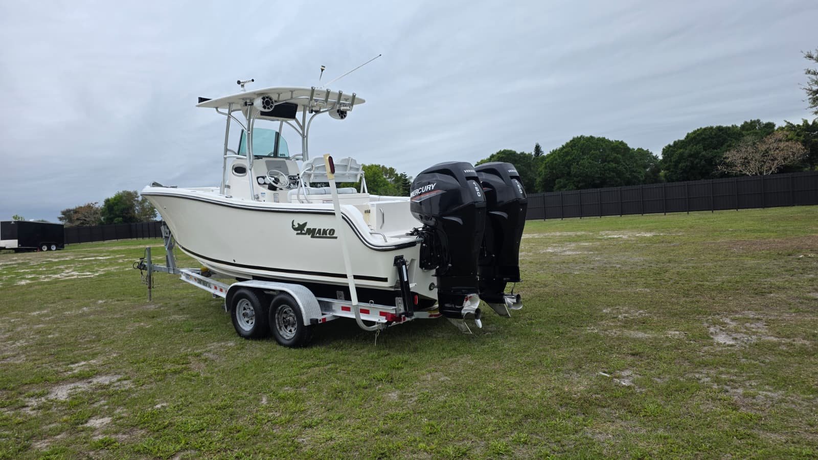 2014 Mako 234 CC powered by twin 150hp 4 Stroke