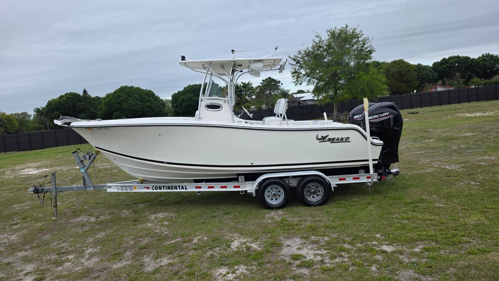 2014 Mako 234 CC powered by twin 150hp 4 Stroke