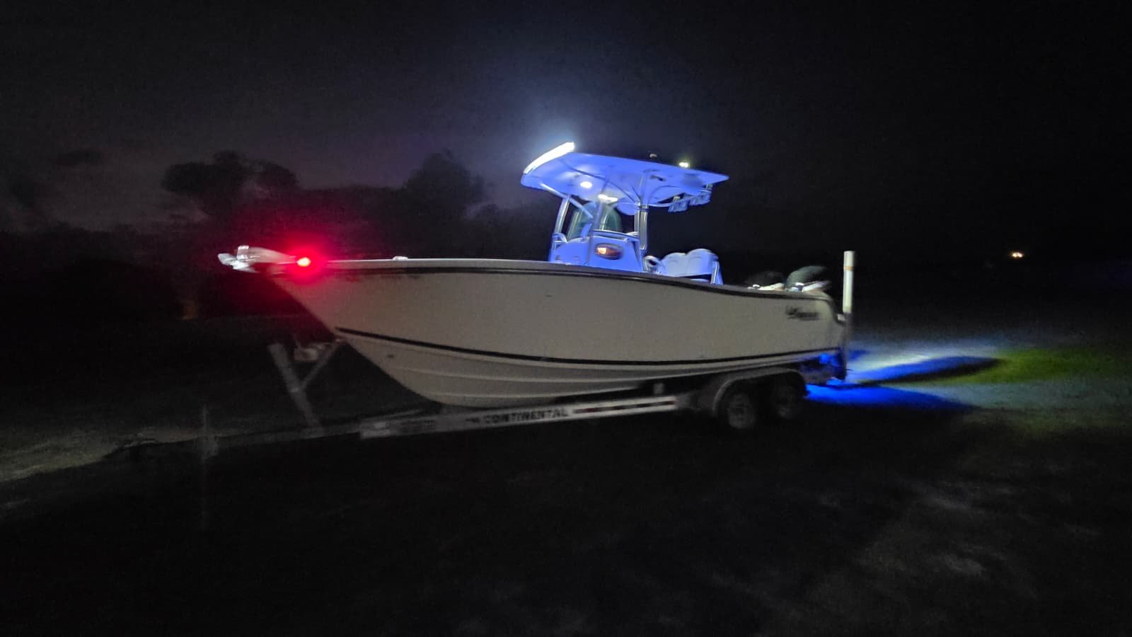 2014 Mako 234 CC powered by twin 150hp 4 Stroke
