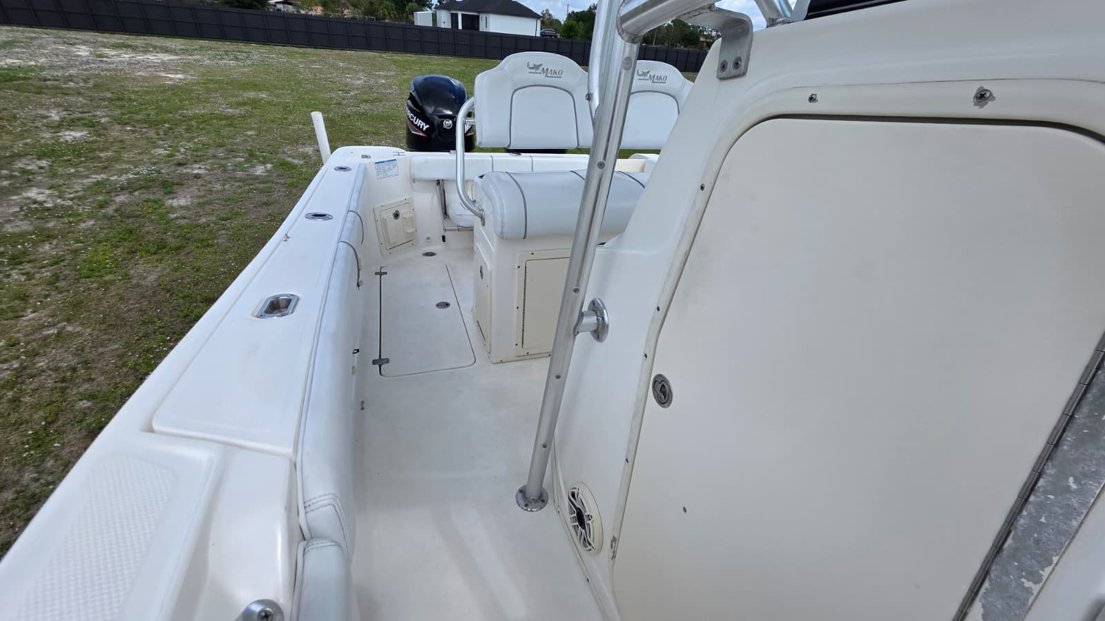 2014 Mako 234 CC powered by twin 150hp 4 Stroke