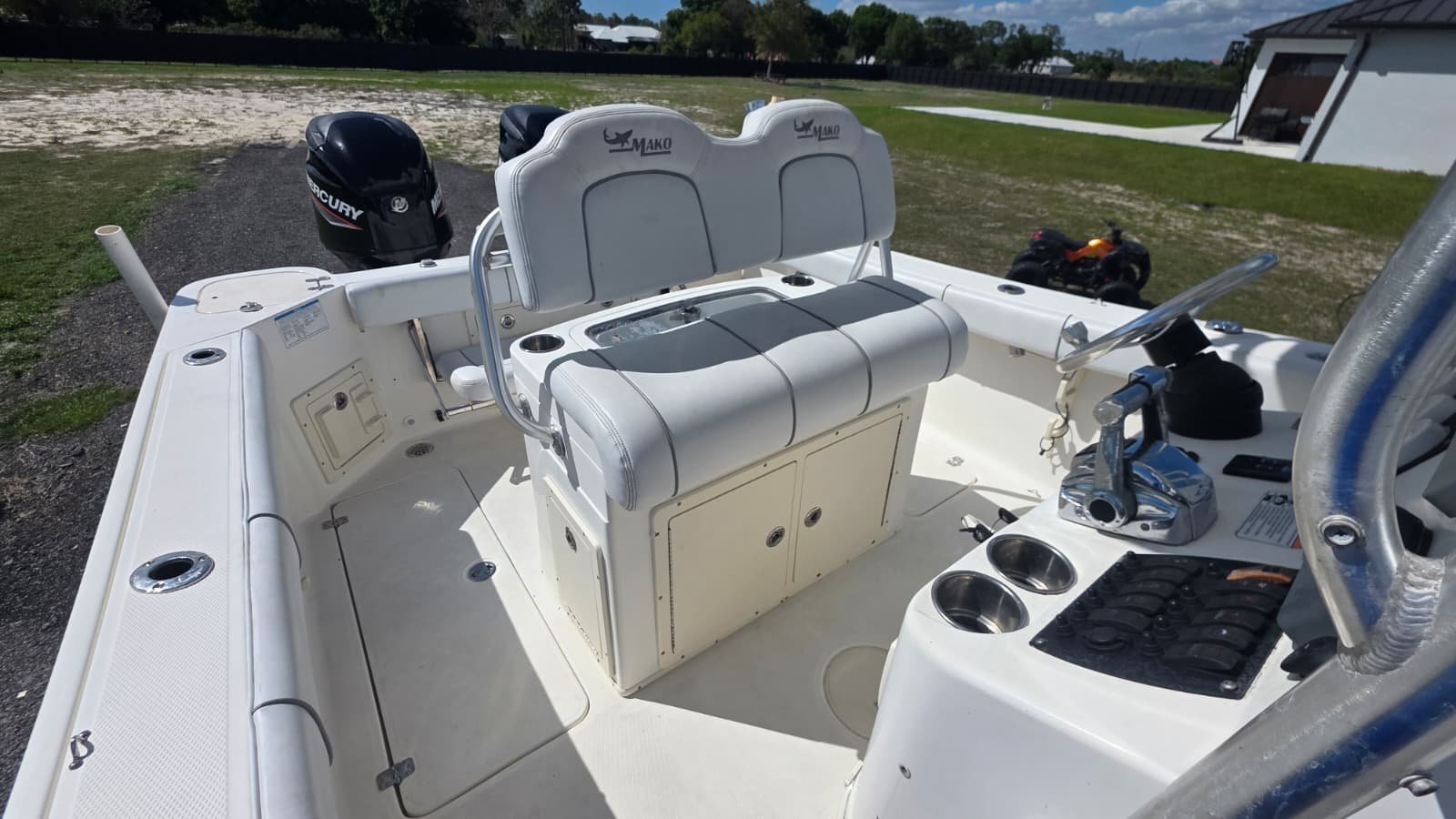 2014 Mako 234 CC powered by twin 150hp 4 Stroke