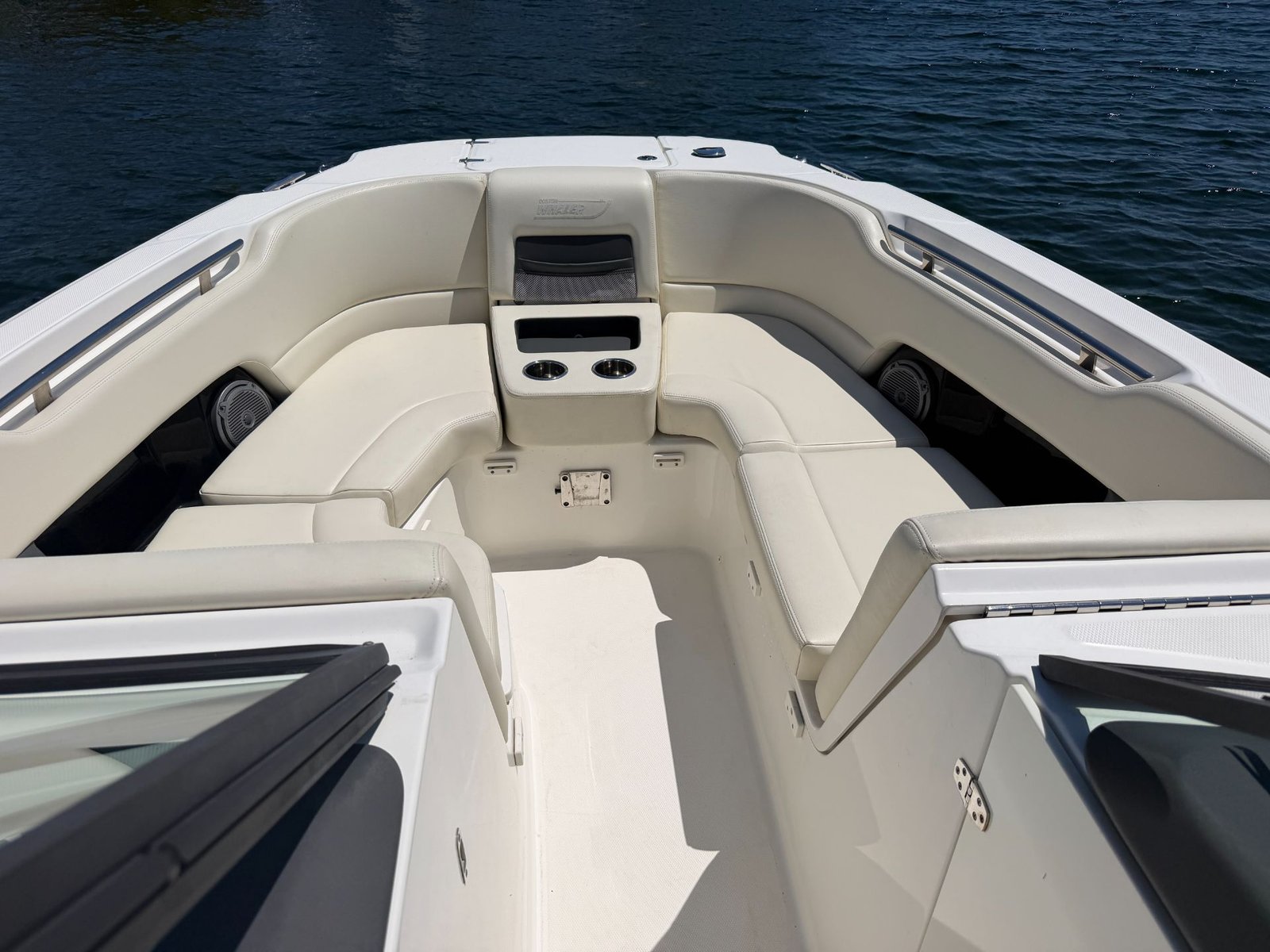 Boston Whaler 270 Vantage