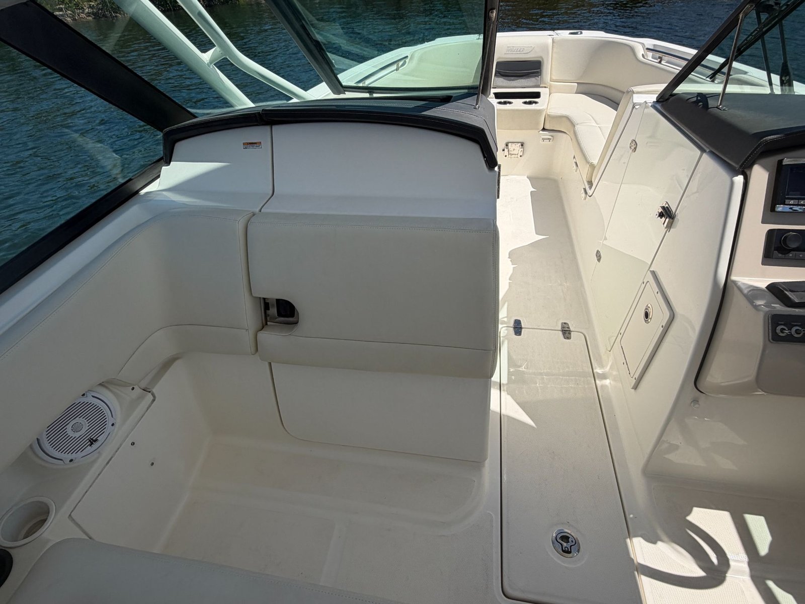 Boston Whaler 270 Vantage
