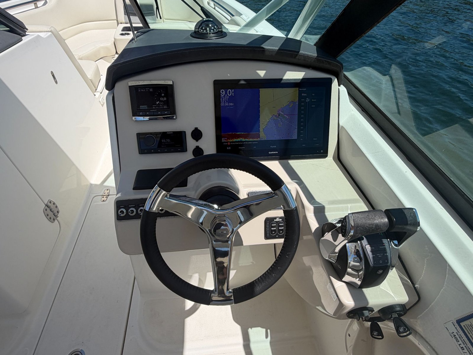 Boston Whaler 270 Vantage