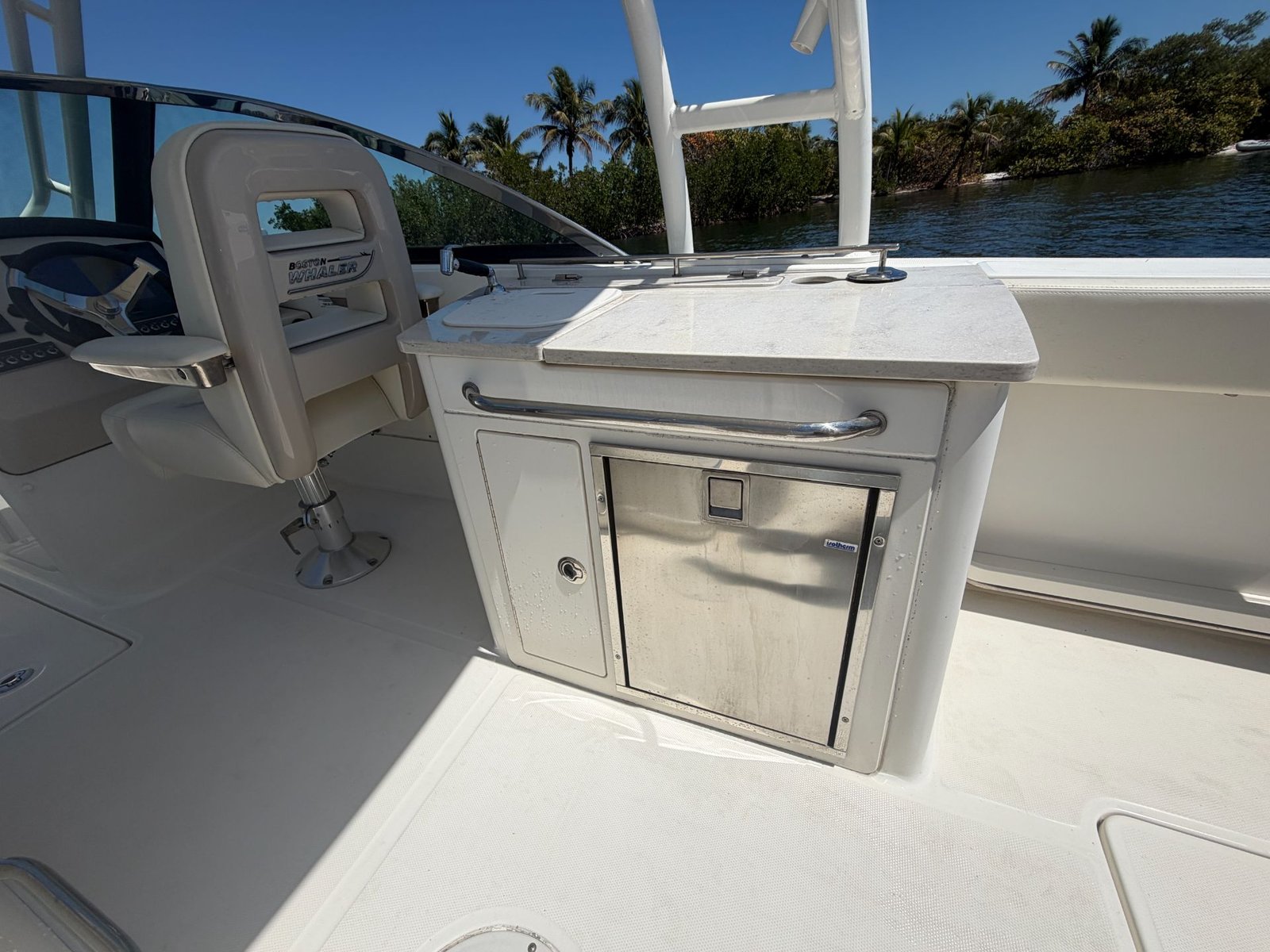 Boston Whaler 270 Vantage