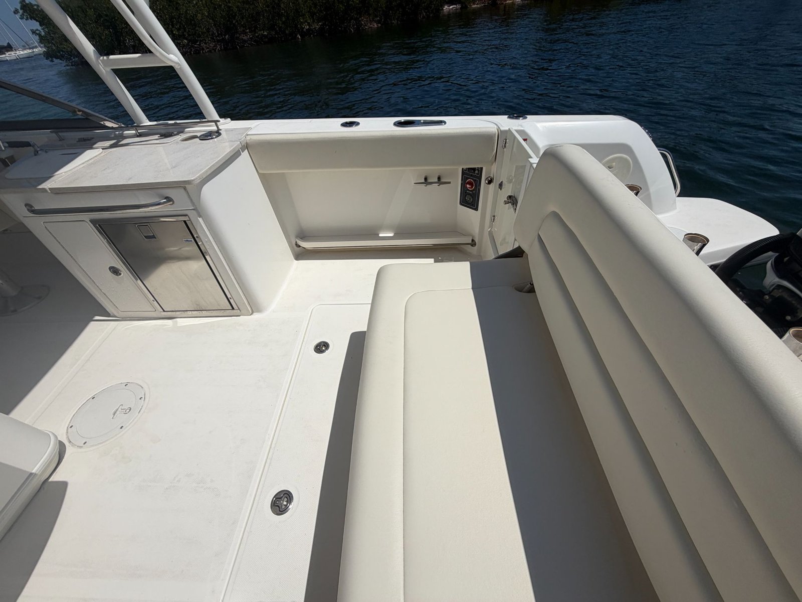 Boston Whaler 270 Vantage