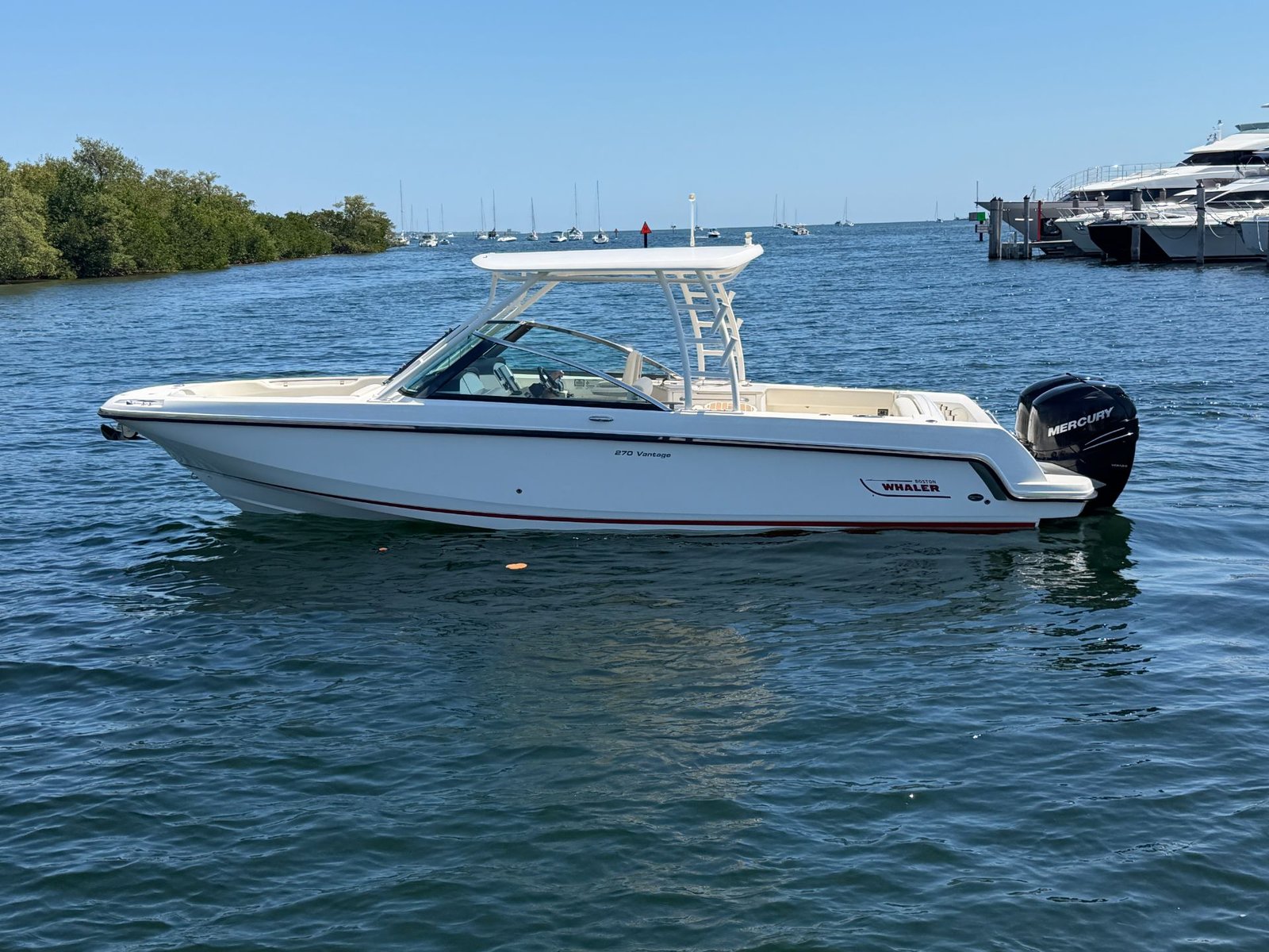 Boston Whaler 270 Vantage