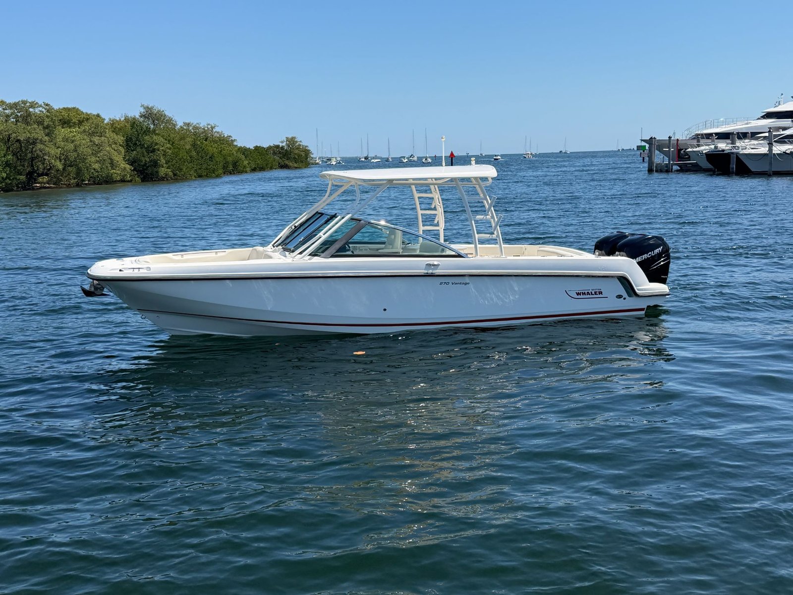 Boston Whaler 270 Vantage