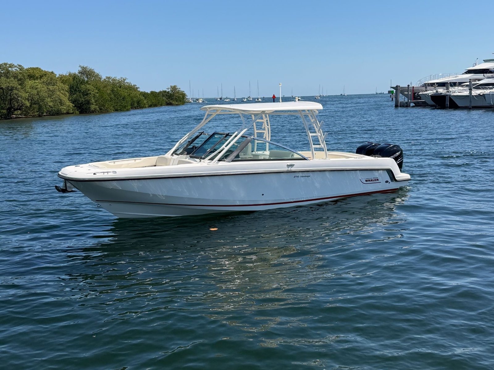 Boston Whaler 270 Vantage