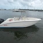 2006 Boston Whaler 240 Outrage powered by twin Mercury150hp 4 Strokes with only 460hours !!!