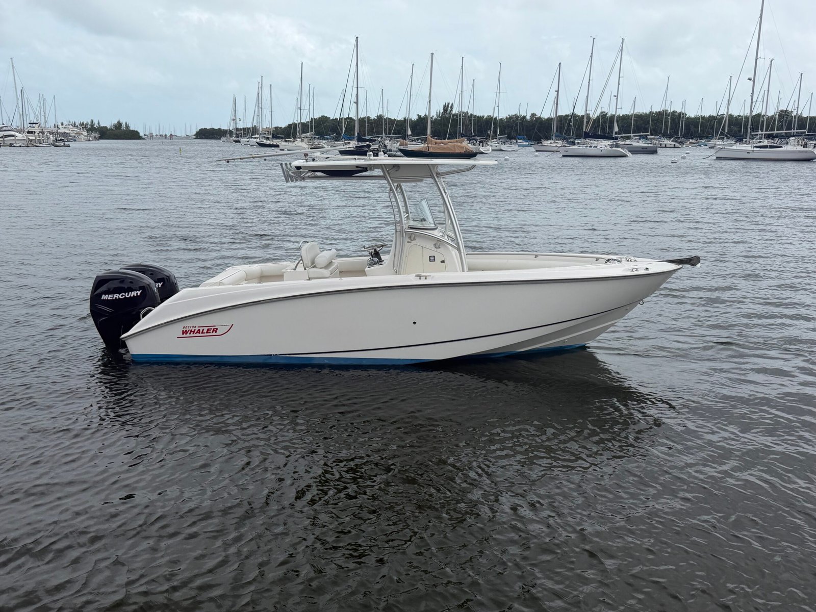 2006 Boston Whaler 240 Outrage center console with twin Mercury 150hp 4-stroke outboards, 460 hours