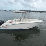 2006 Boston Whaler 240 Outrage powered by twin Mercury150hp 4 Strokes with only 460hours !!!