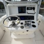 2006 Boston Whaler 240 Outrage powered by twin Mercury150hp 4 Strokes with only 460hours !!!