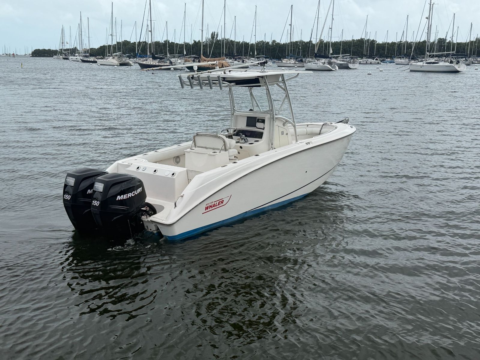 2006 Boston Whaler 240 Outrage powered by twin Mercury150hp 4 Strokes with only 460hours !!!
