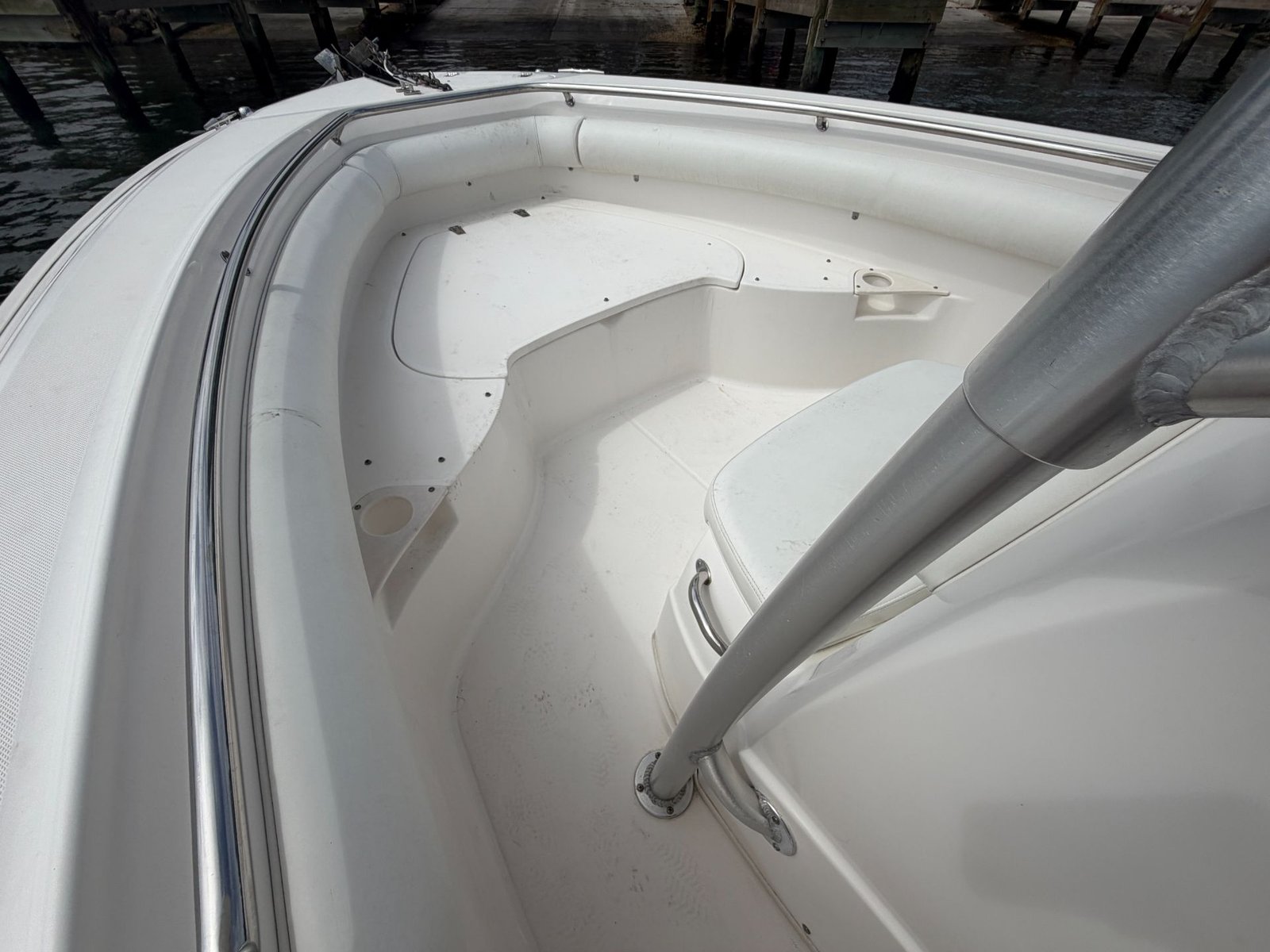 2006 Boston Whaler 240 Outrage powered by twin Mercury150hp 4 Strokes with only 460hours !!!