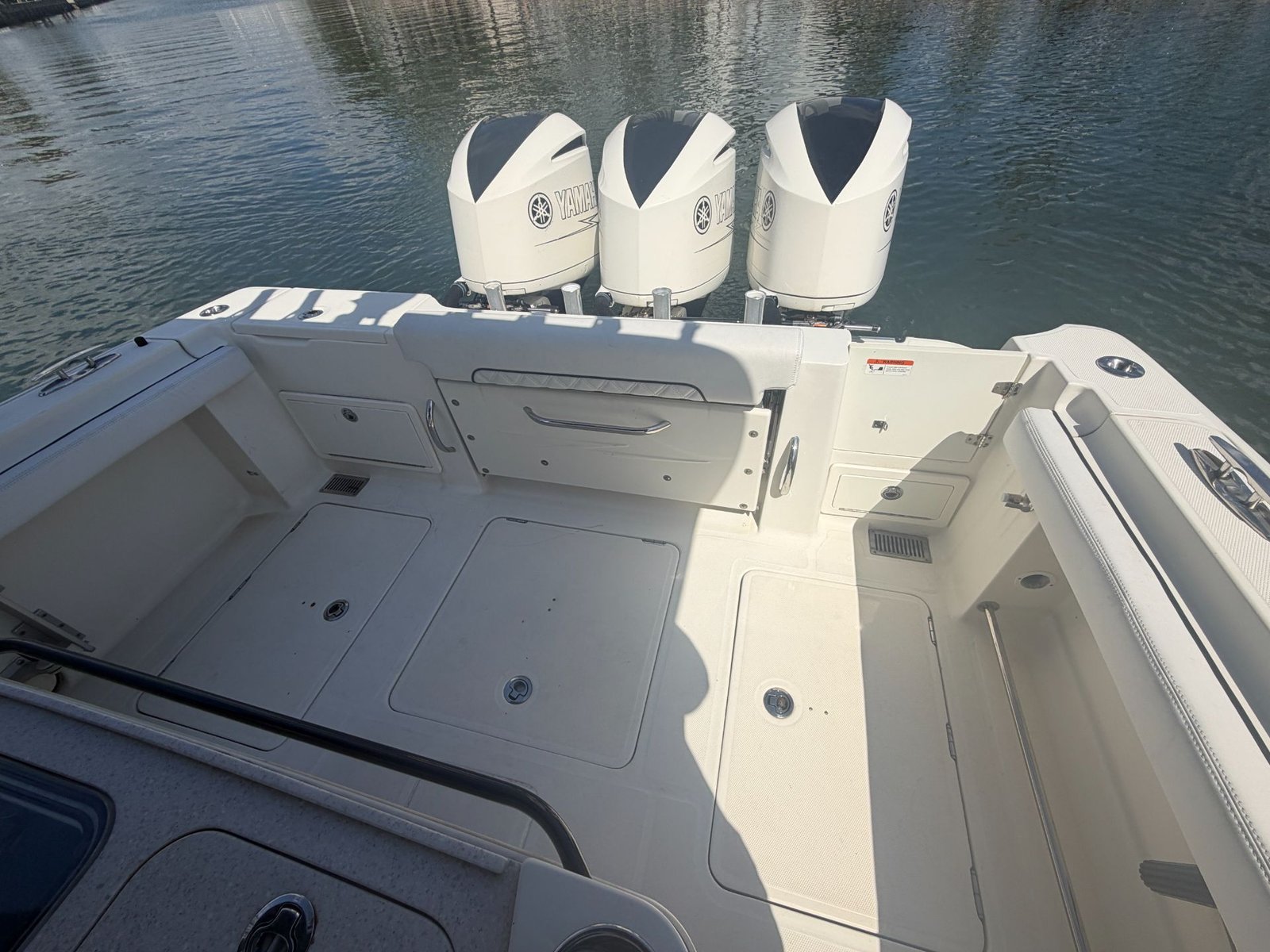 2017 Hydrasports 3400 CC powered by Triple Yamaha 300hp 4 Strokes with only 620hours!!!