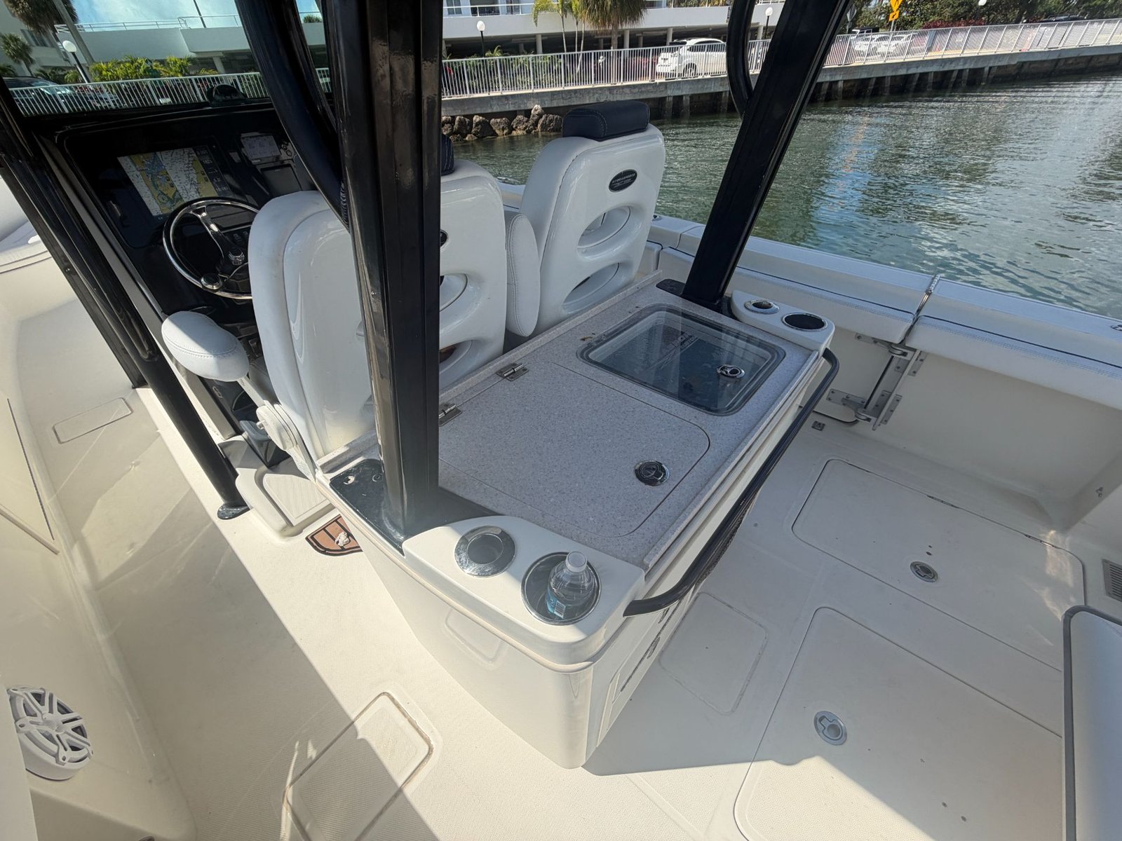 2017 Hydrasports 3400 CC powered by Triple Yamaha 300hp 4 Strokes with only 620hours!!!