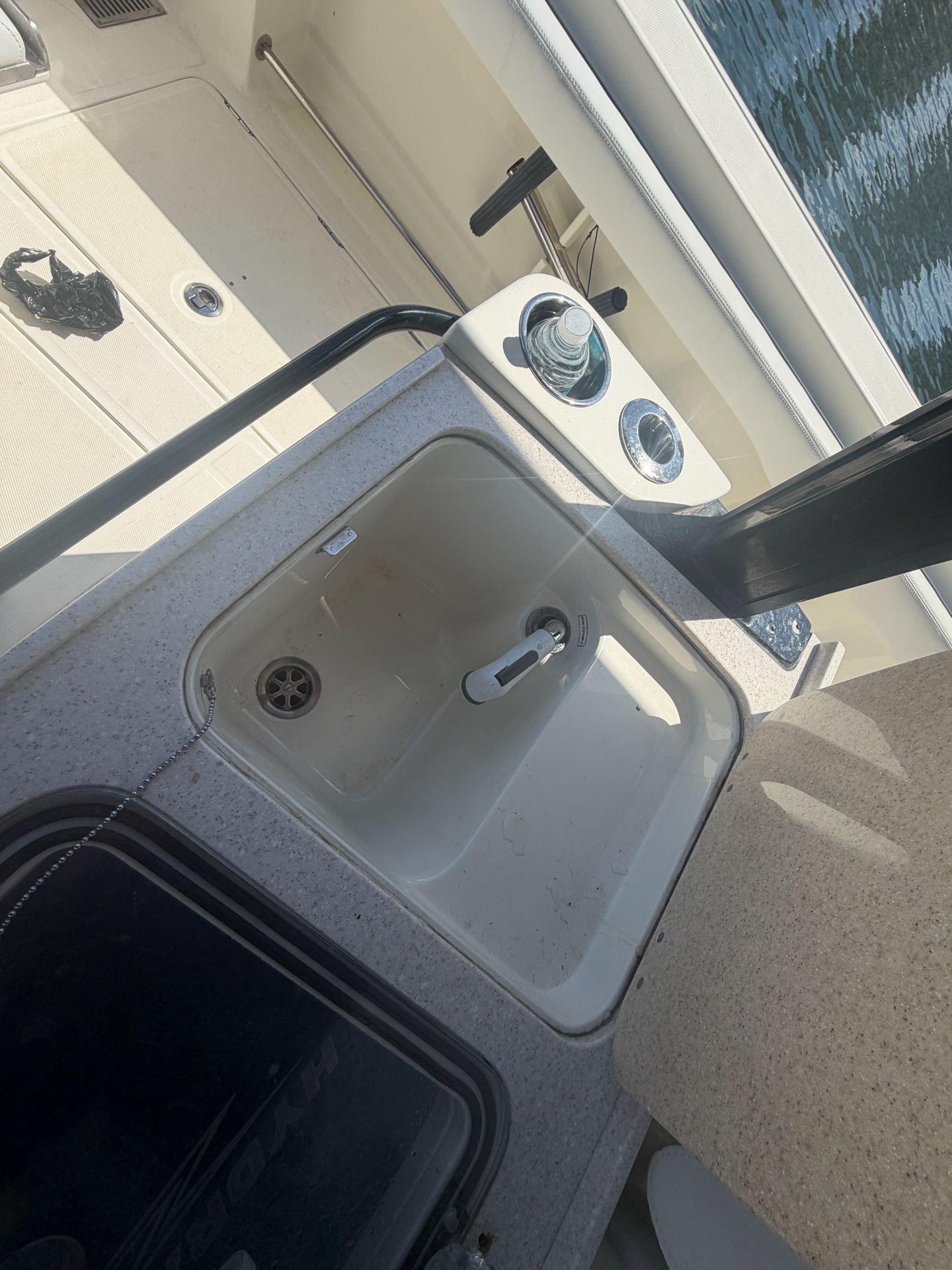 2017 Hydrasports 3400 CC powered by Triple Yamaha 300hp 4 Strokes with only 620hours!!!