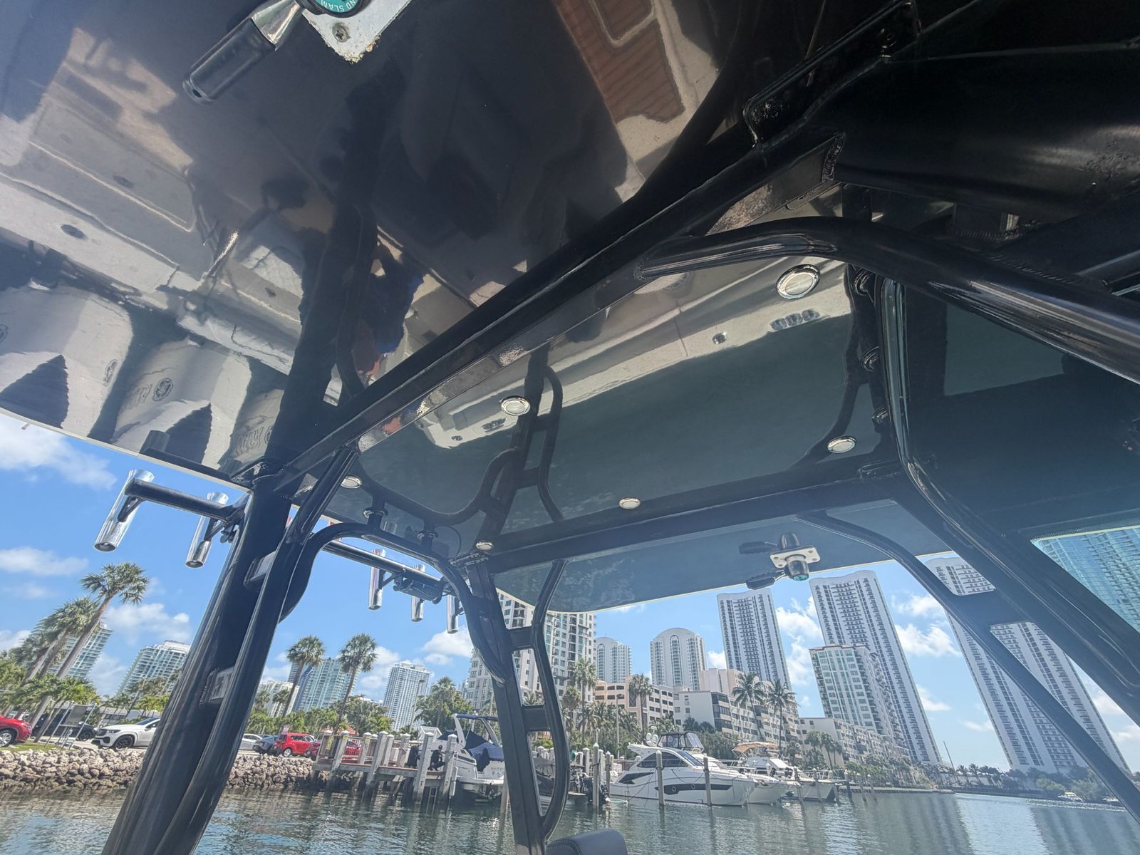 2017 Hydrasports 3400 CC powered by Triple Yamaha 300hp 4 Strokes with only 620hours!!!