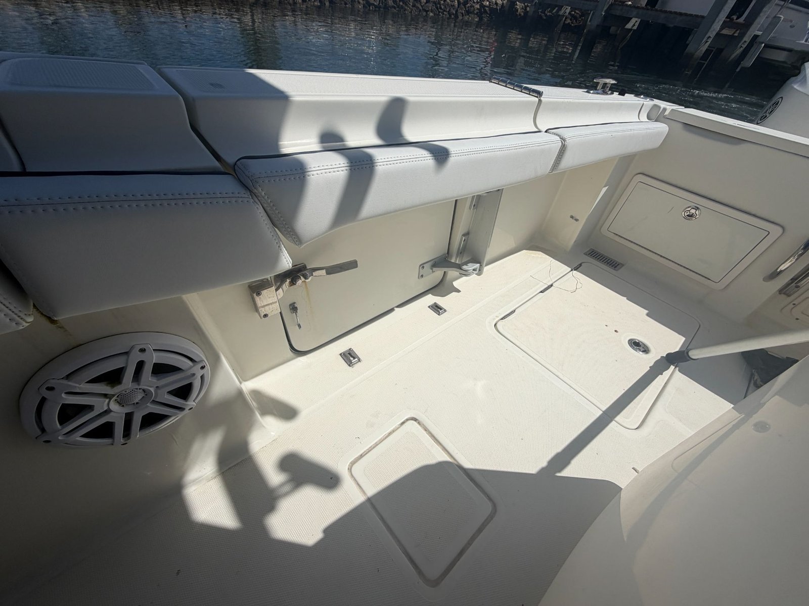 2017 Hydrasports 3400 CC powered by Triple Yamaha 300hp 4 Strokes with only 620hours!!!