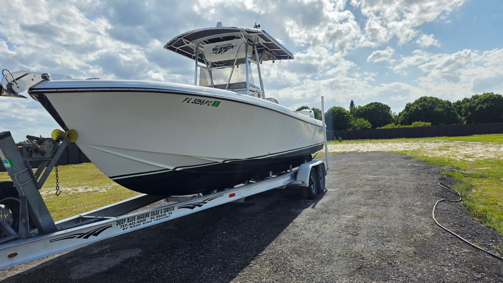 2007 Bluewater 2550 CC repowered by twin 2017 Suzuki 200hp 4 Strokes LOW Hours !!!