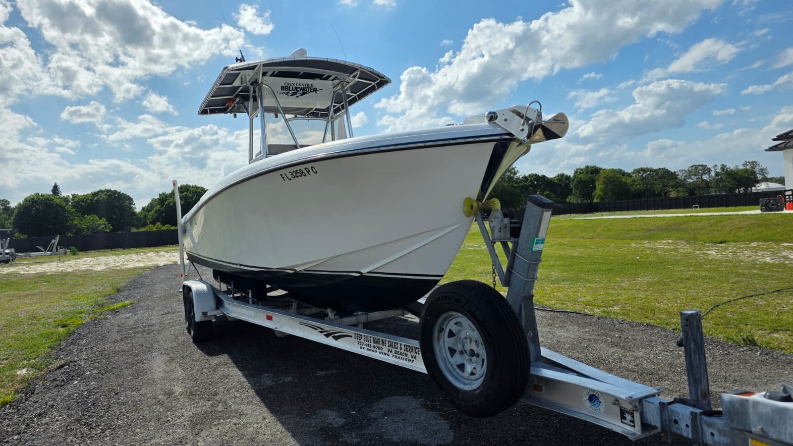 2007 Bluewater 2550 CC repowered by twin 2017 Suzuki 200hp 4 Strokes LOW Hours !!!