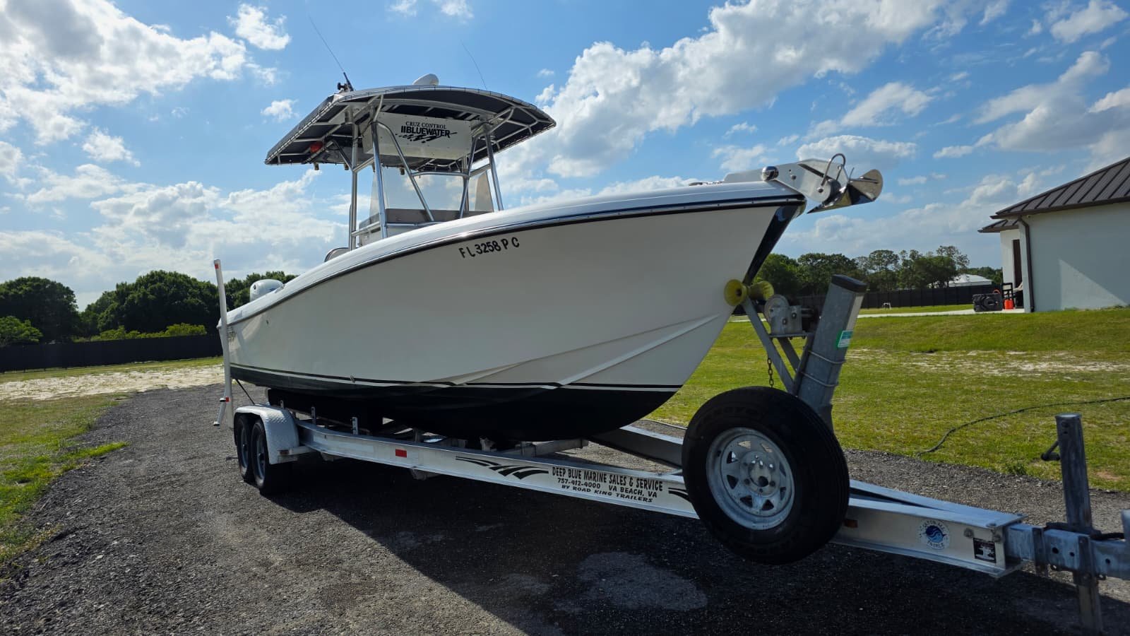 2007 Bluewater 2550 CC repowered by twin 2017 Suzuki 200hp 4 Strokes LOW Hours !!!