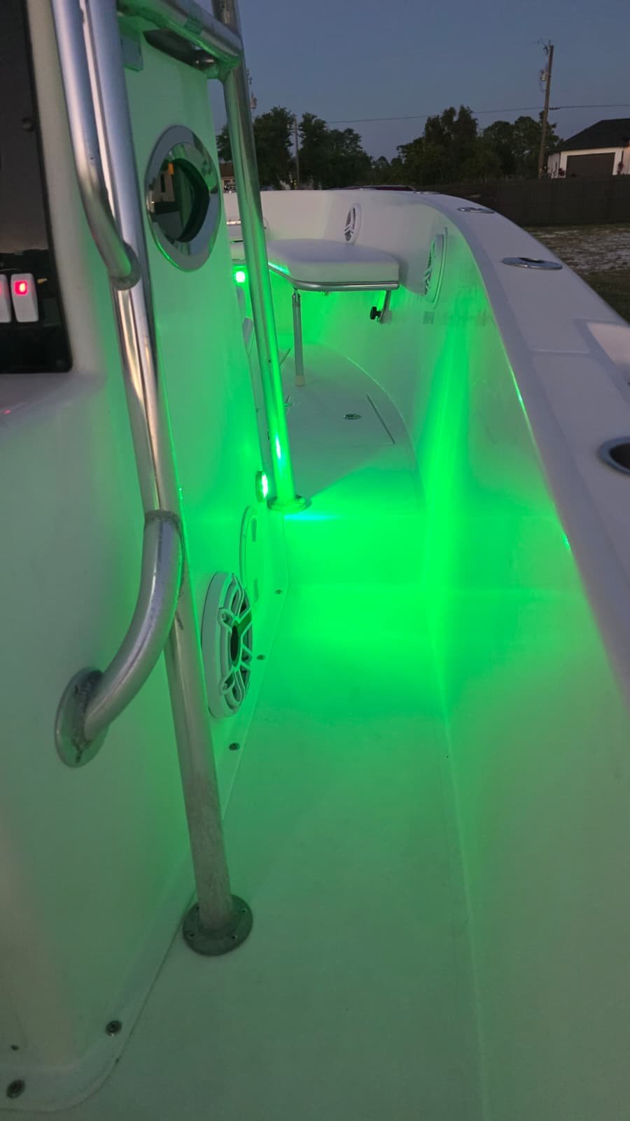 2007 Bluewater 2550 CC repowered by twin 2017 Suzuki 200hp 4 Strokes LOW Hours !!!