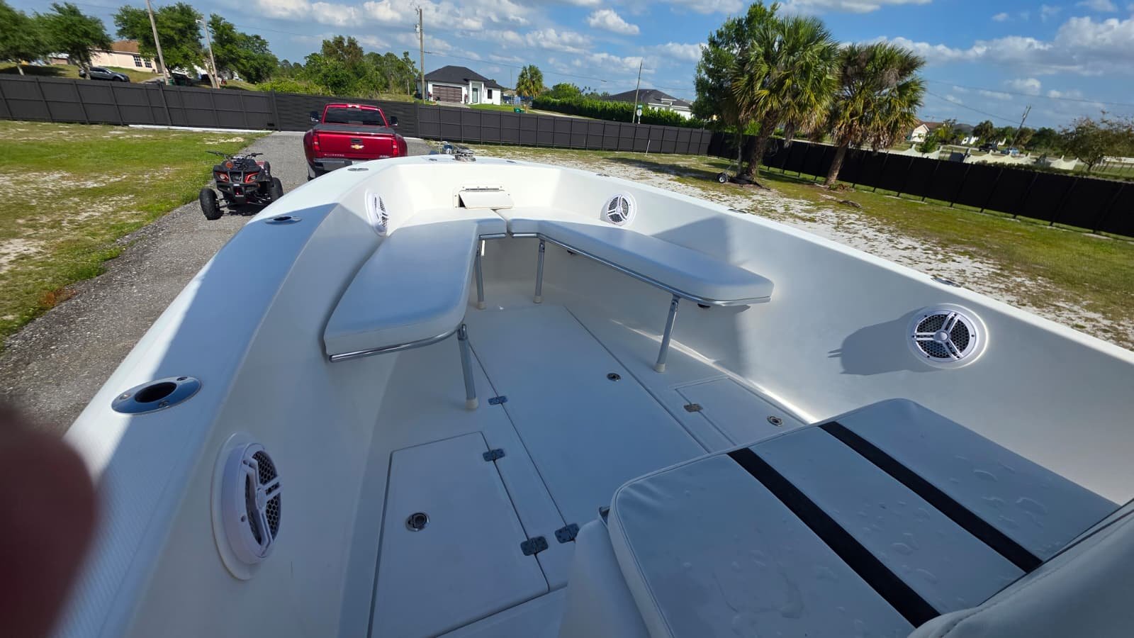 2007 Bluewater 2550 CC repowered by twin 2017 Suzuki 200hp 4 Strokes LOW Hours !!!