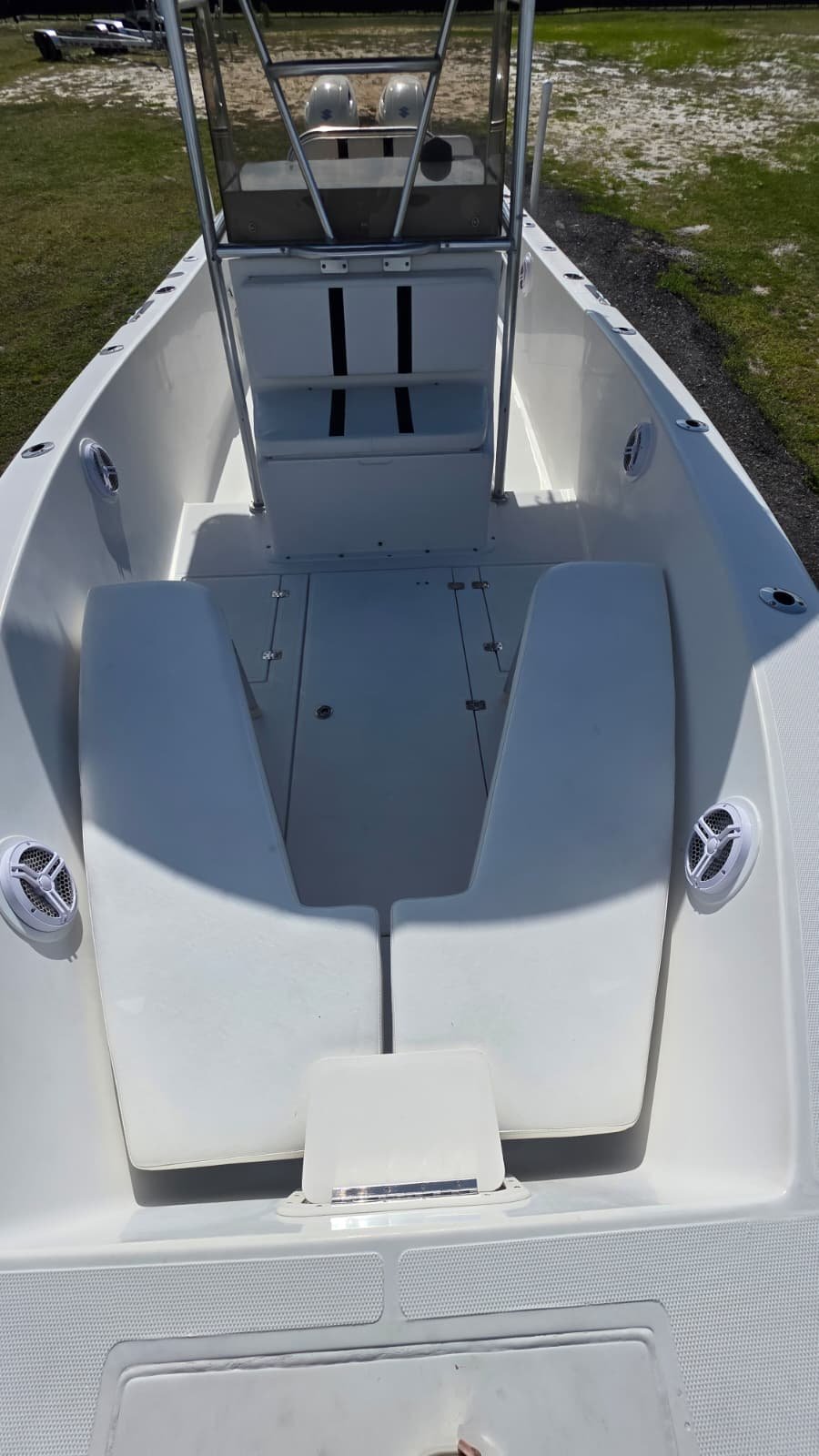 2007 Bluewater 2550 CC repowered by twin 2017 Suzuki 200hp 4 Strokes LOW Hours !!!