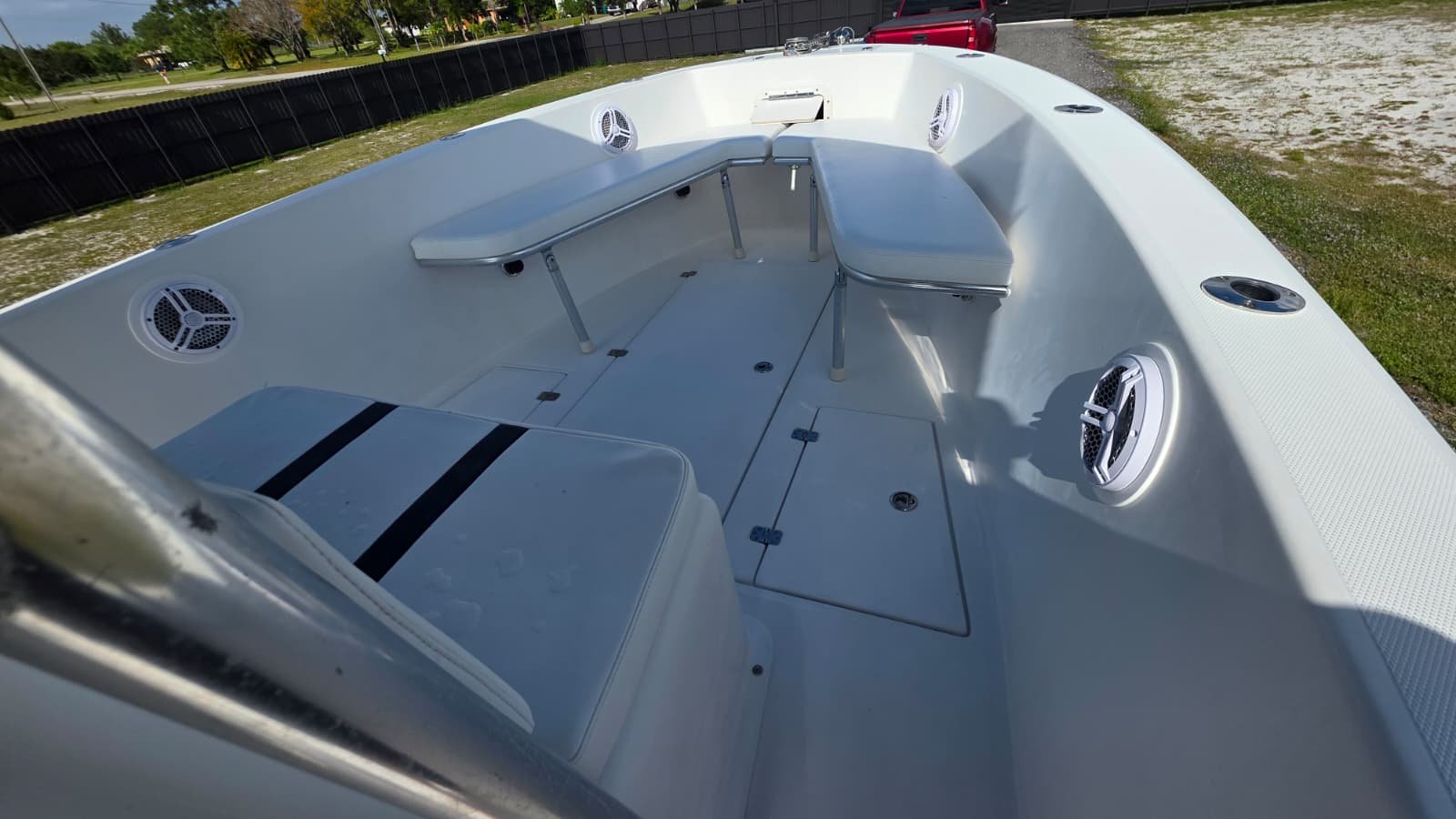 2007 Bluewater 2550 CC repowered by twin 2017 Suzuki 200hp 4 Strokes LOW Hours !!!