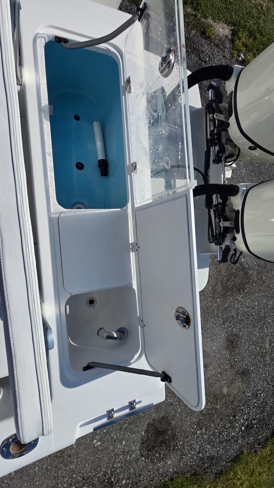 2007 Bluewater 2550 CC repowered by twin 2017 Suzuki 200hp 4 Strokes LOW Hours !!!