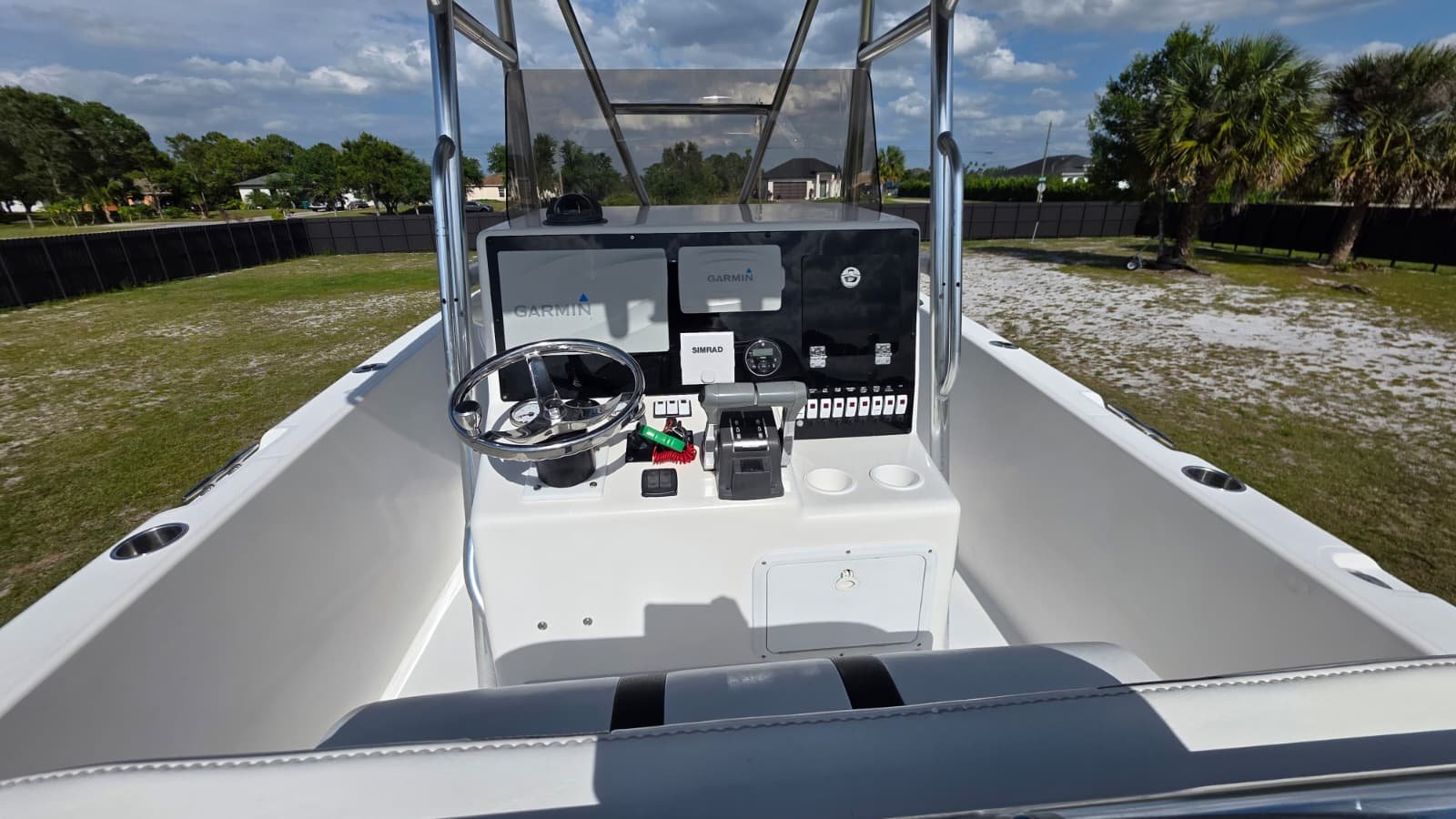 2007 Bluewater 2550 CC repowered by twin 2017 Suzuki 200hp 4 Strokes LOW Hours !!!