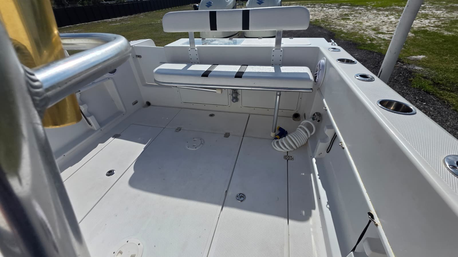 2007 Bluewater 2550 CC repowered by twin 2017 Suzuki 200hp 4 Strokes LOW Hours !!!