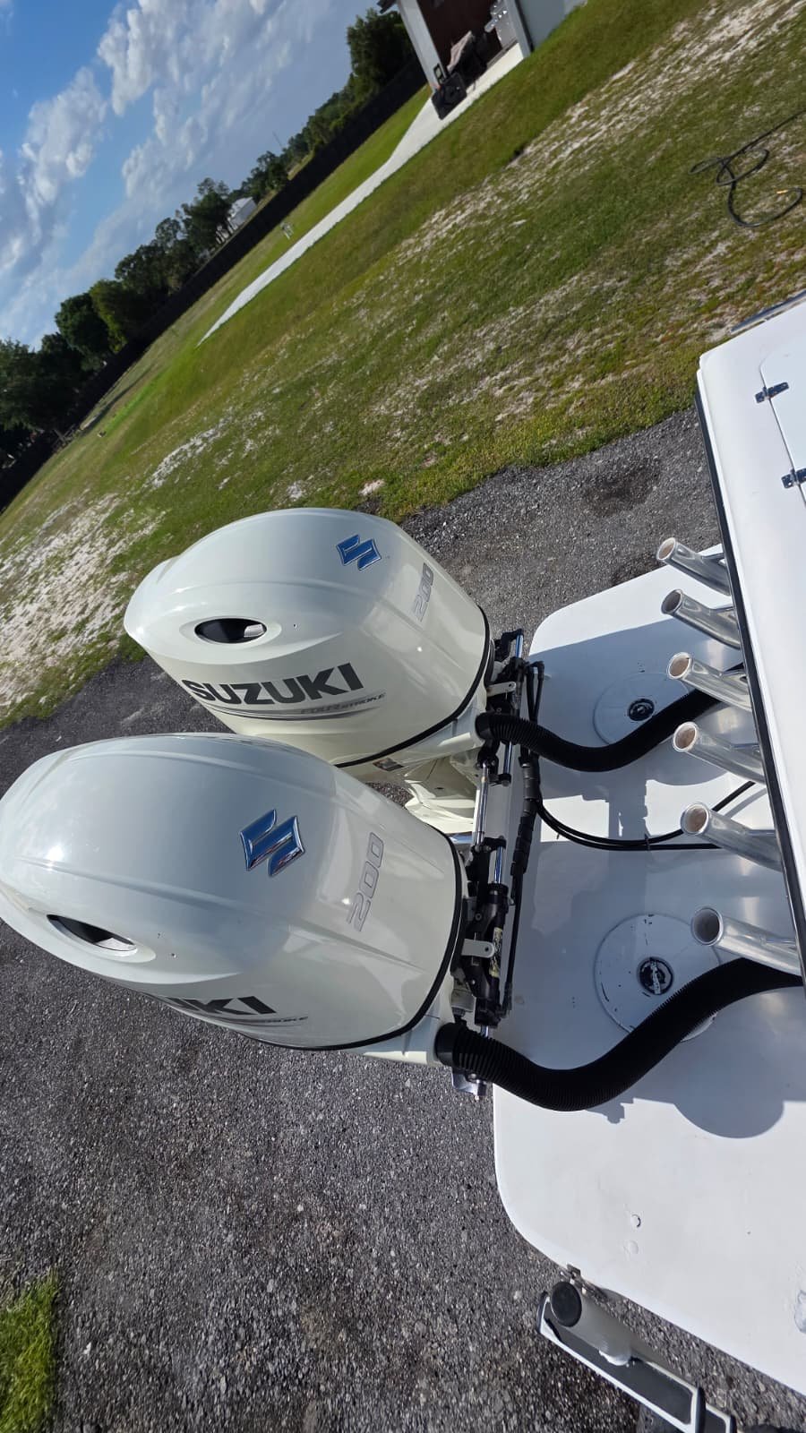 2007 Bluewater 2550 CC repowered by twin 2017 Suzuki 200hp 4 Strokes LOW Hours !!!