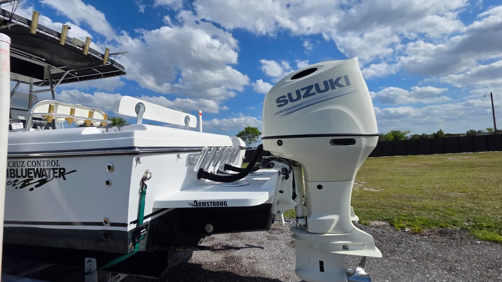 2007 Bluewater 2550 CC repowered by twin 2017 Suzuki 200hp 4 Strokes LOW Hours !!!