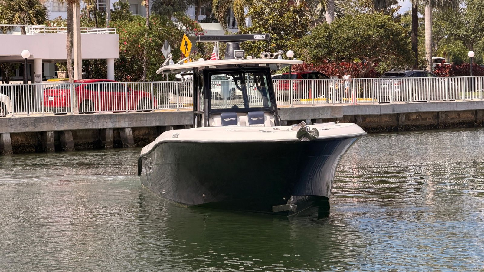 2017 Hydrasports 3400 CC powered by Triple Yamaha 300hp 4 Strokes with only 620hours!!!