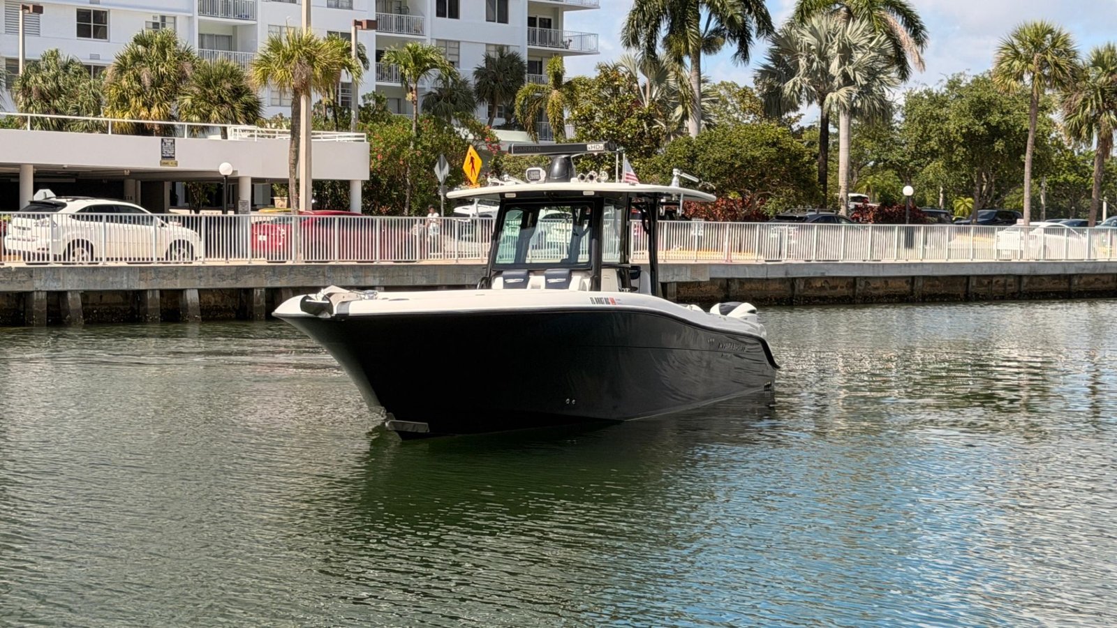 2017 Hydrasports 3400 CC powered by Triple Yamaha 300hp 4 Strokes with only 620hours!!!
