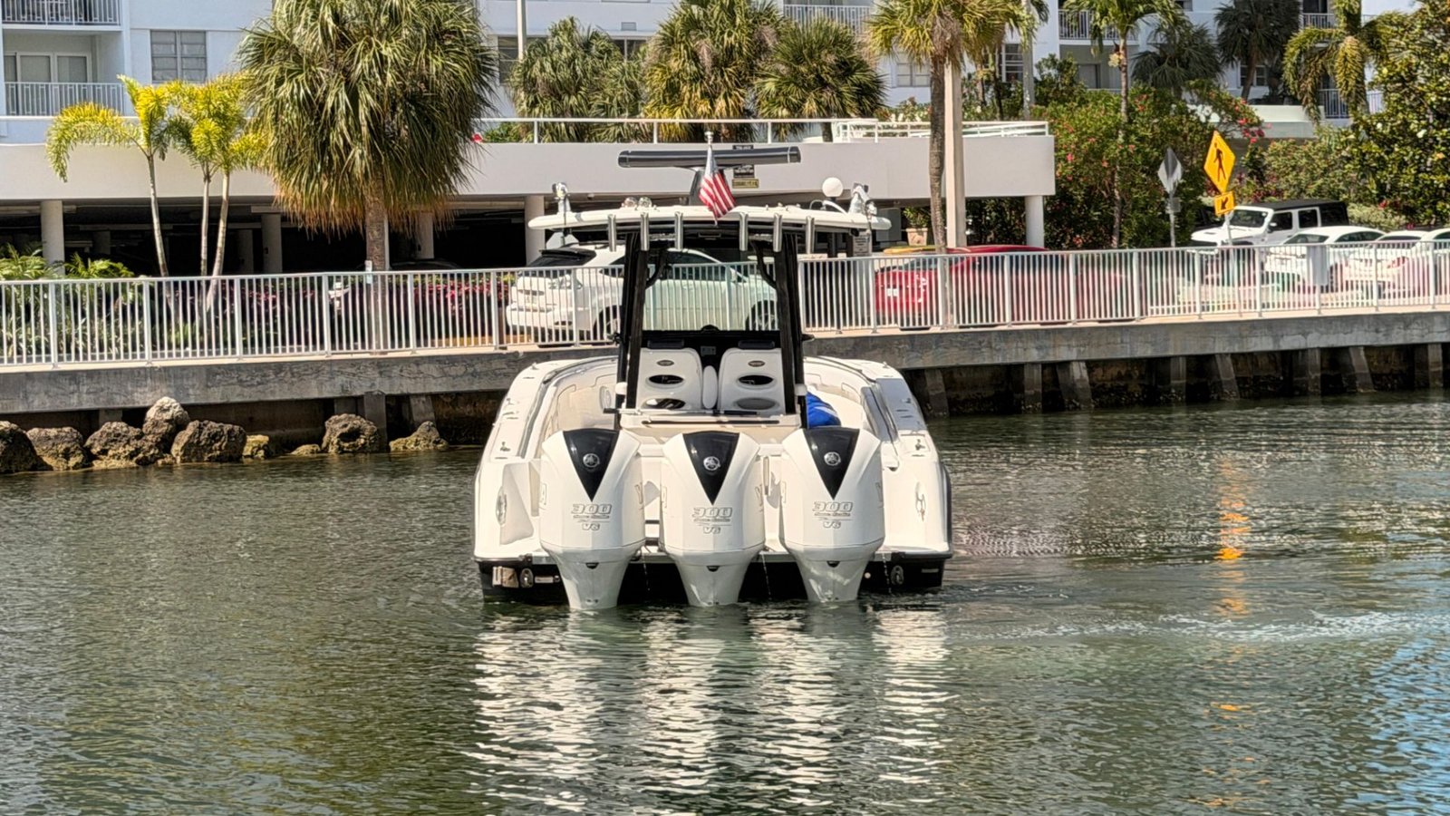 2017 Hydrasports 3400 CC powered by Triple Yamaha 300hp 4 Strokes with only 620hours!!!
