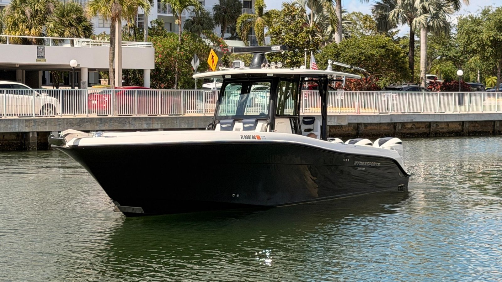 2017 Hydrasports 3400 CC powered by Triple Yamaha 300hp 4 Strokes with only 620hours!!!